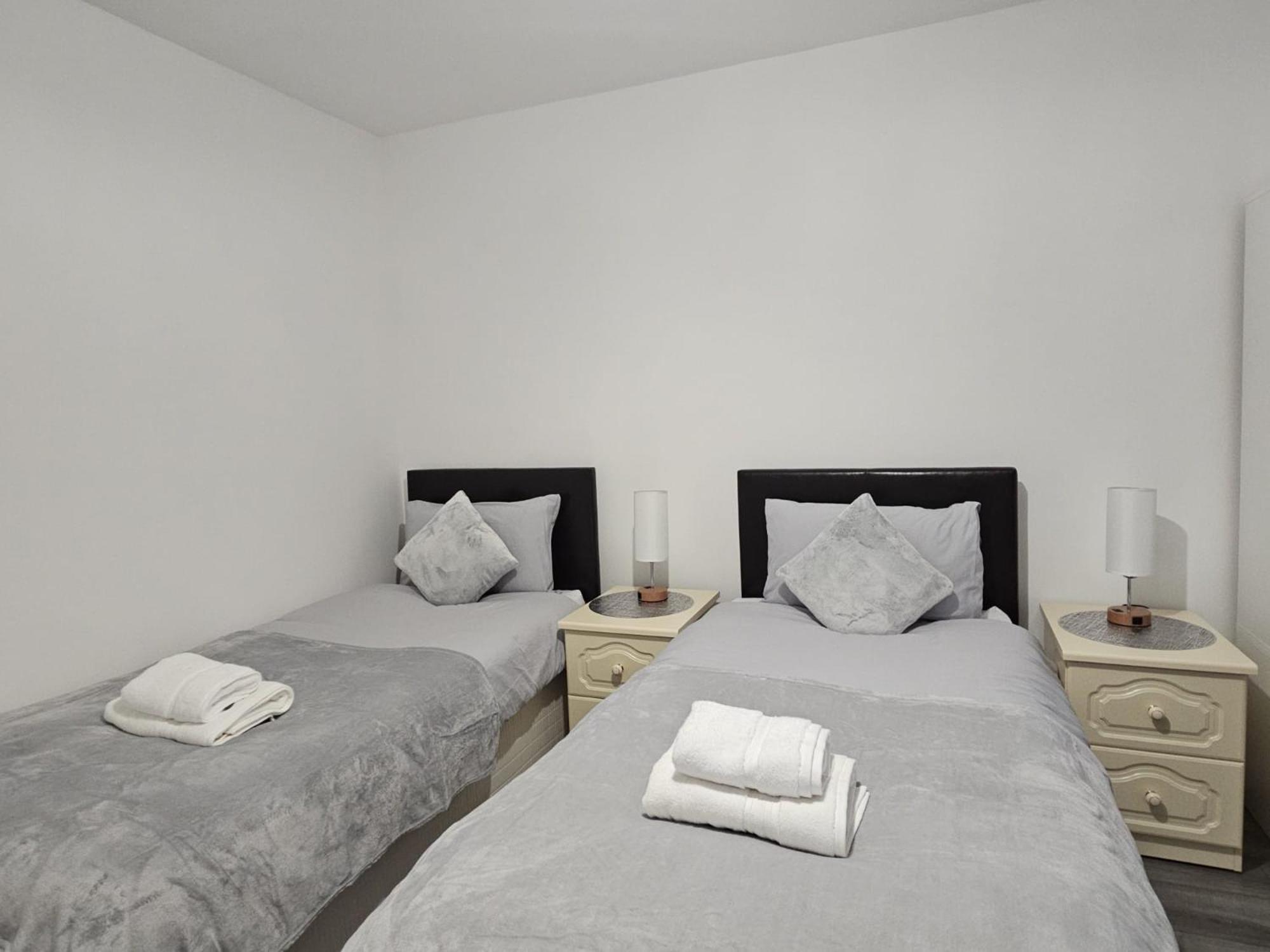 Regina Apartment In Fort William Exterior foto